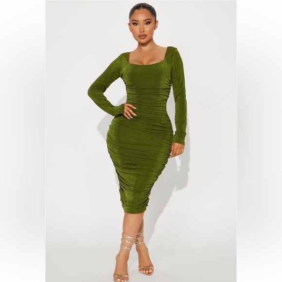 Fashion Nova Kaci Ruched Midi Dress Olive NWT - Picture 4 of 7